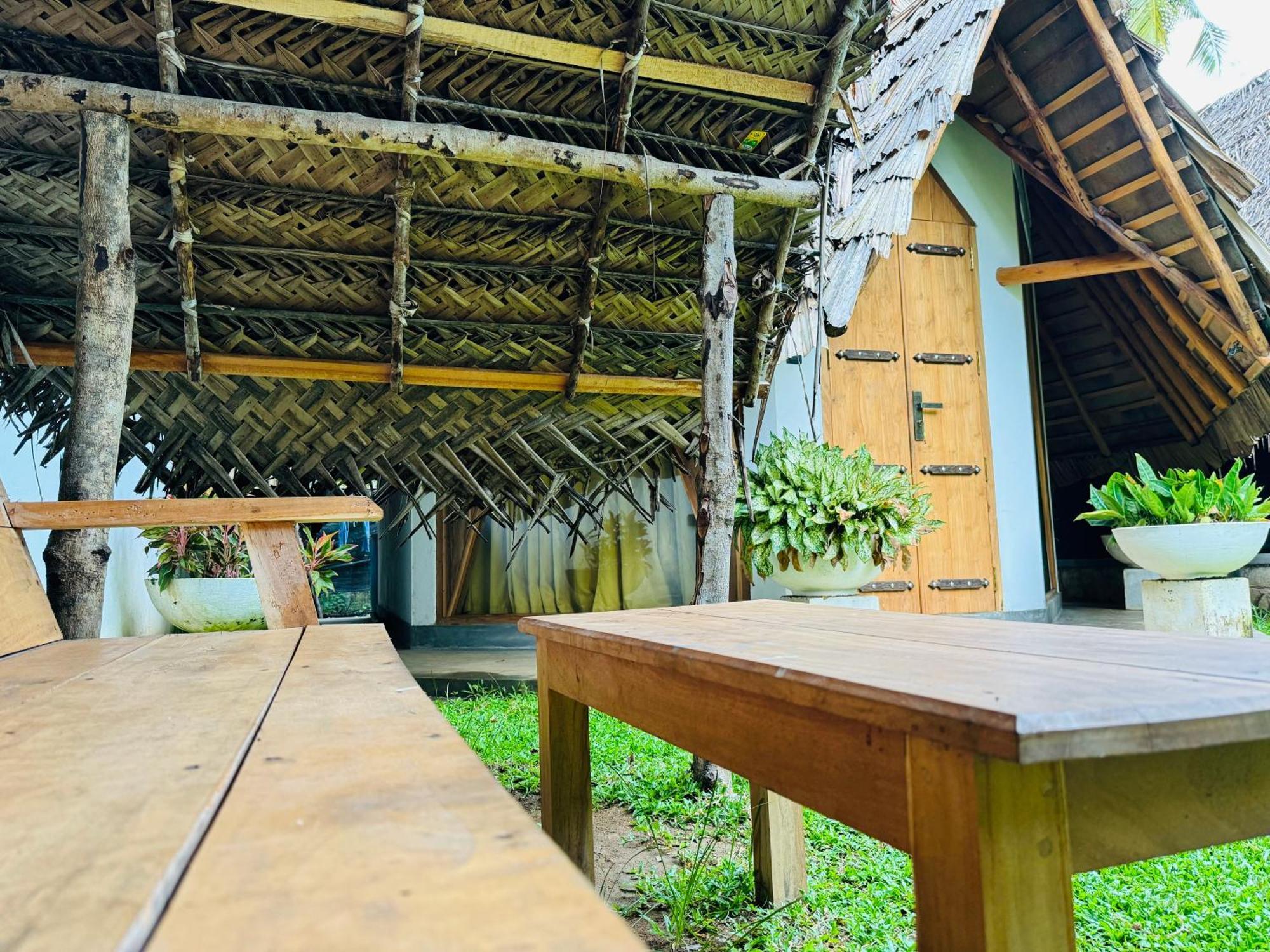 Turtle Wood Cabin Tangalle Extérieur photo